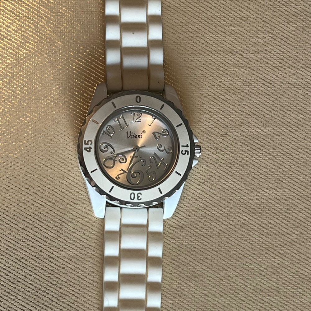 Fashion Watch - Picture 2 of 2